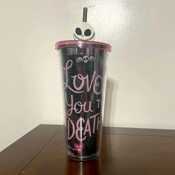 LAST ONE DISNEY THE NIGHTMARE BEFORE CHRISTMAS CARNIVAL CUP WITH LID AND STRAW - Picture 5 of 7